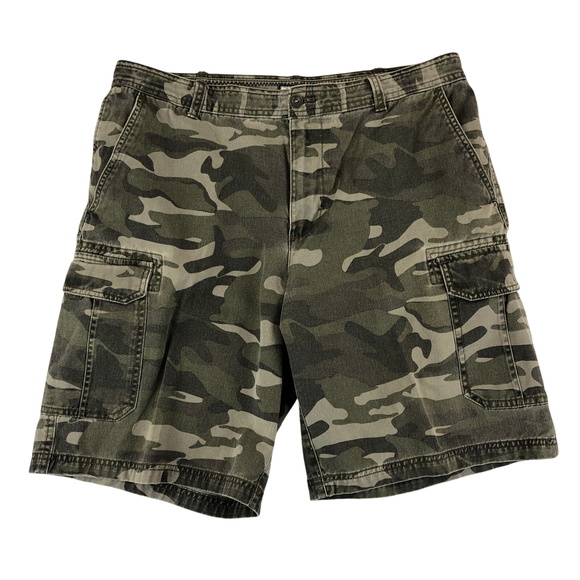 IZOD Camo Cargo Shorts Mens 34‎ Camouflage Outdoor Casual Cotton Y2K Skater - Picture 1 of 7